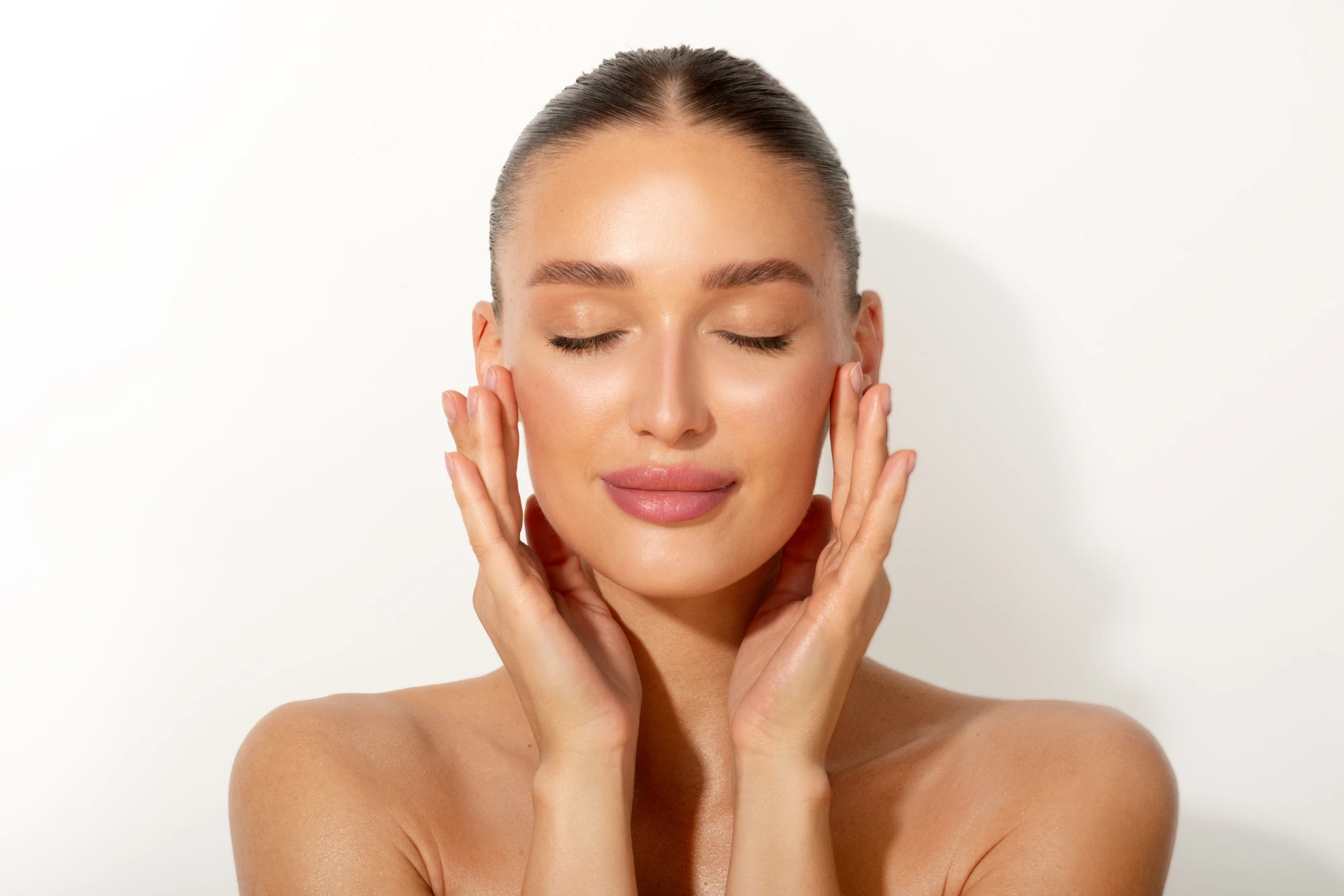 Fade Dark Spots & Illuminate Your Glow with Hyperpigmentation Treatment
