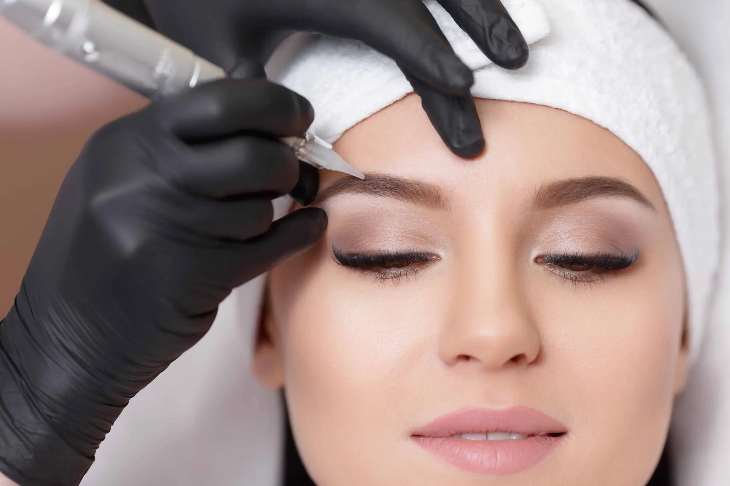 Wake Up Confident: Effortless Beauty That Lasts